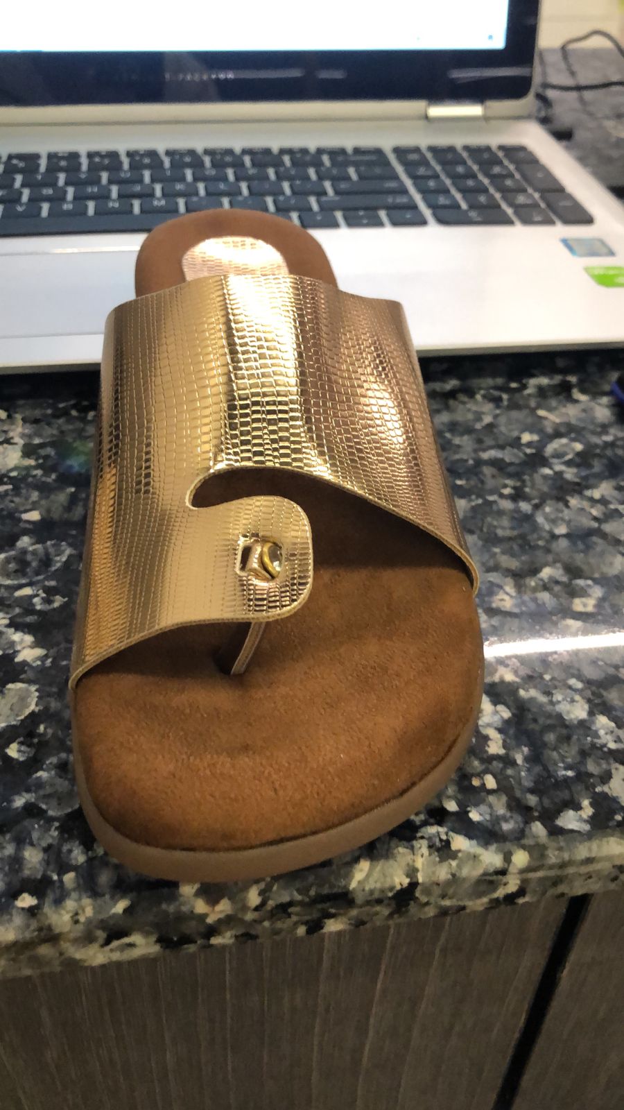 TOTOES Women Toe-Ring Comfort Flats